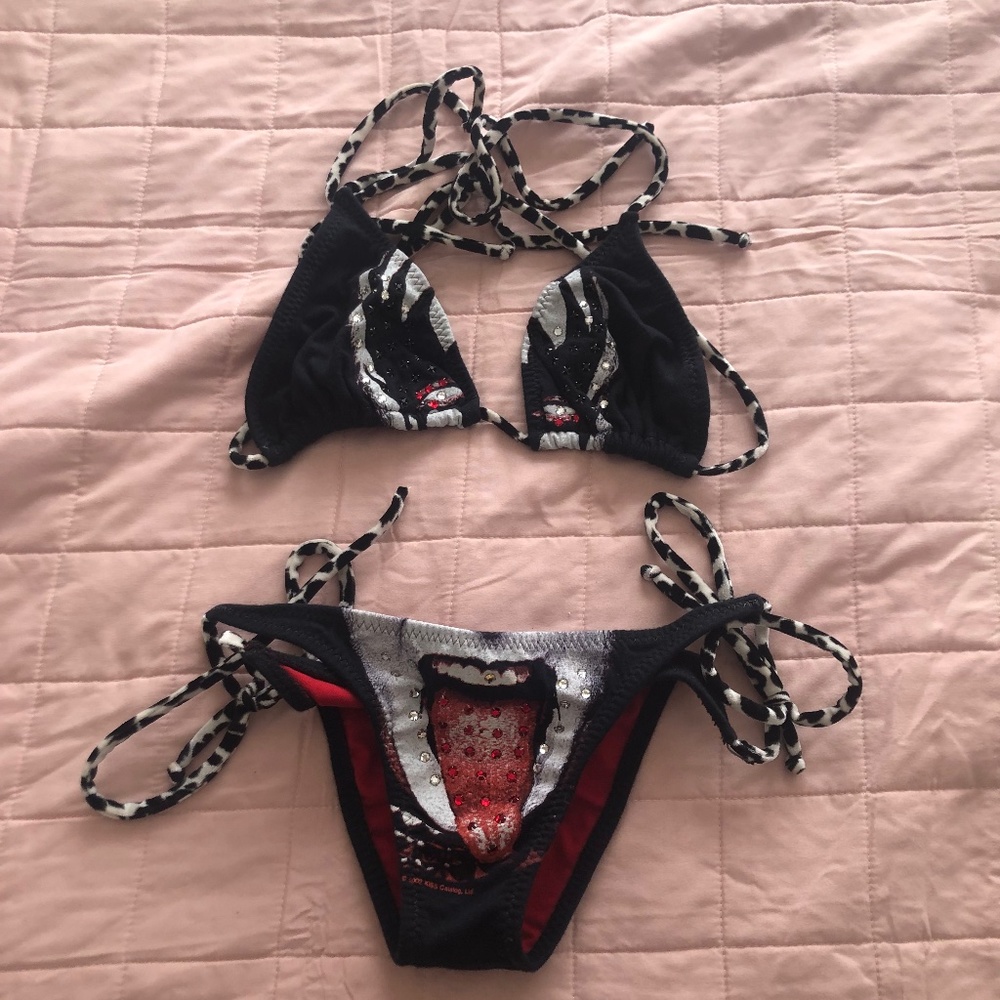 Betty Bangs Kiss bathing suit